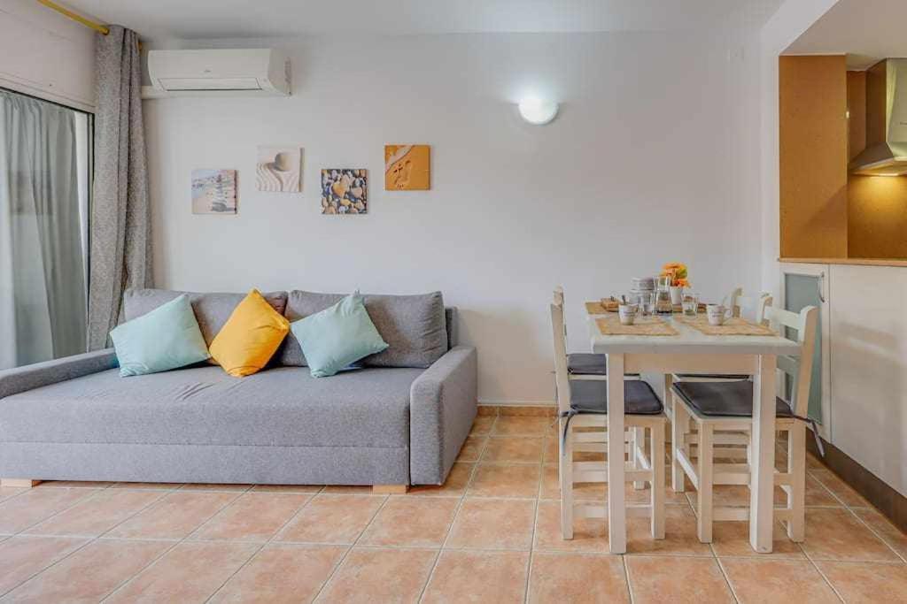 Ba Lotus Paloma Apartment
